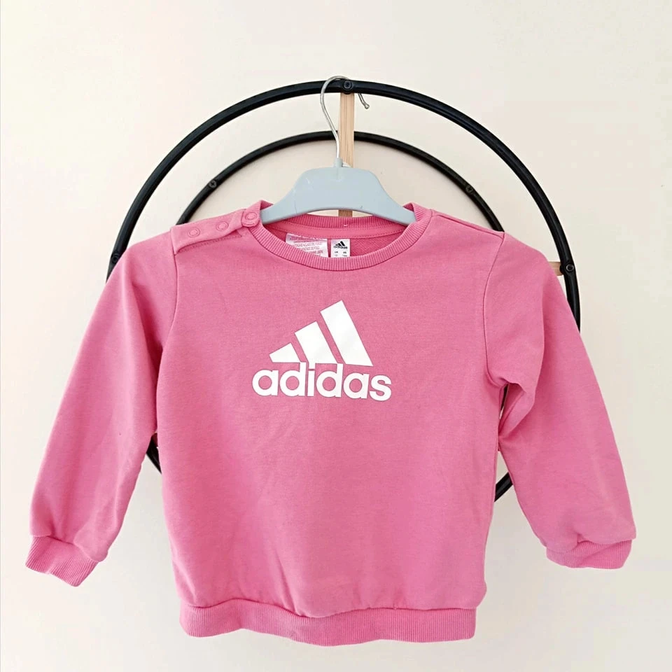 12-18 mois sweat adidas ( taille plutôt 18-24 mois)